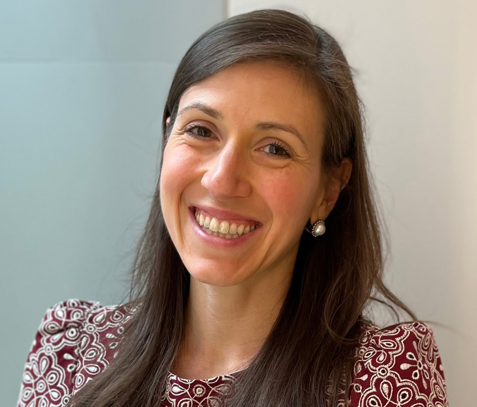 Dr. Laura Pinheiro
